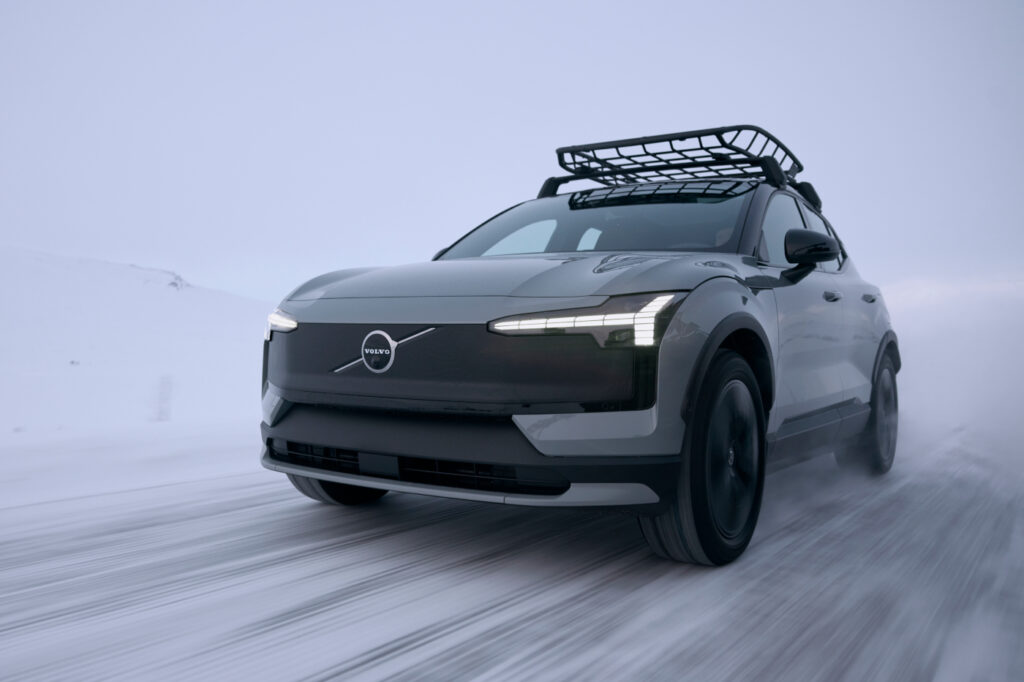 2026 Volvo EX30 Twin Motor Cross Country